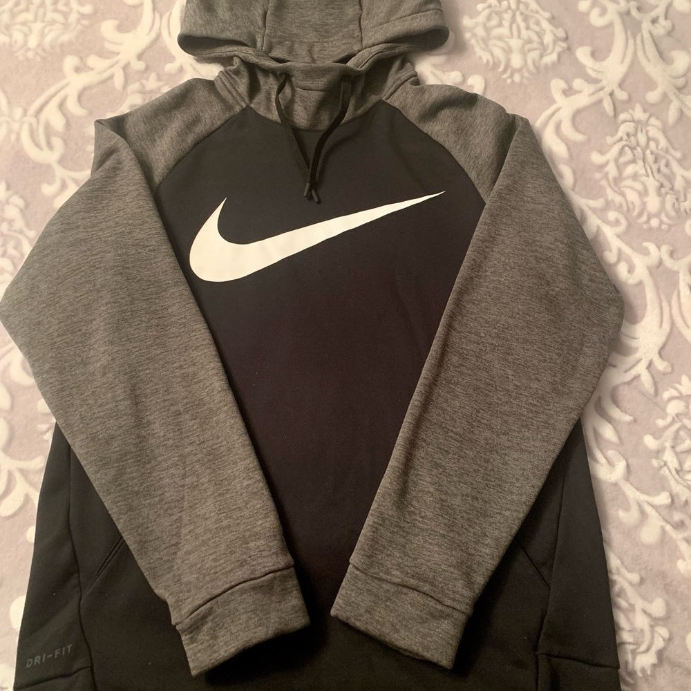 Nike- boys medium,dri-fit hoodie